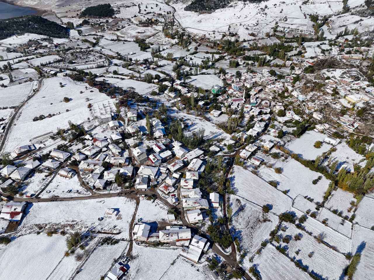 Uşak'a Mevsimin İlk Karı düştü 5